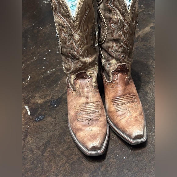 Ariat Distressed Brown Leather Boots with Studded detail Size 7 - Picture 5 of 9